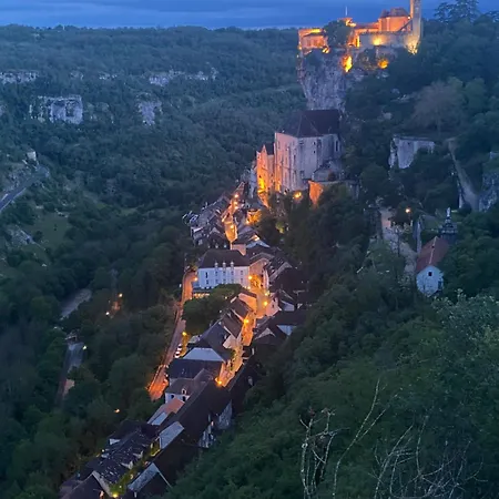 艾斯克拉尔奇酒店 3*