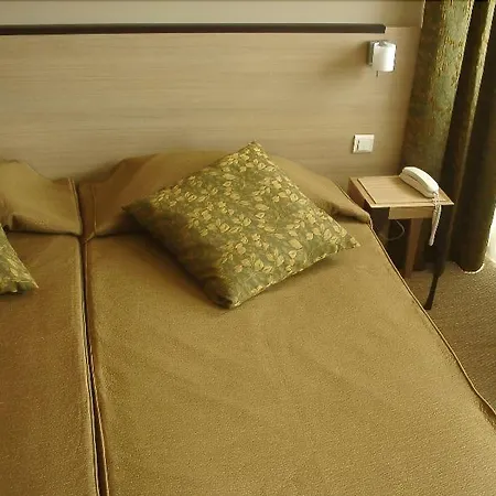 レ ゼスクラルジ 3*