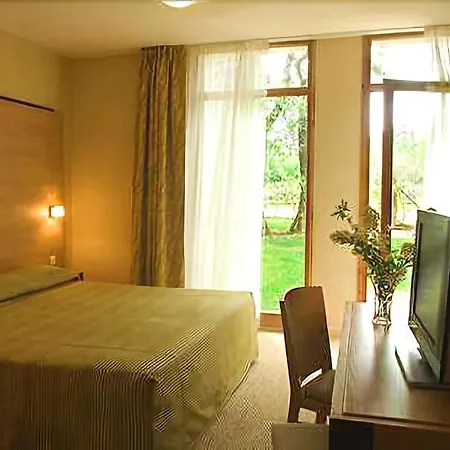 レ ゼスクラルジ ホテル