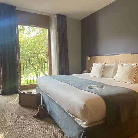 ホテル レ ゼスクラルジ ロカマドゥール