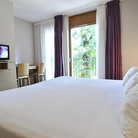 レ ゼスクラルジ 3*